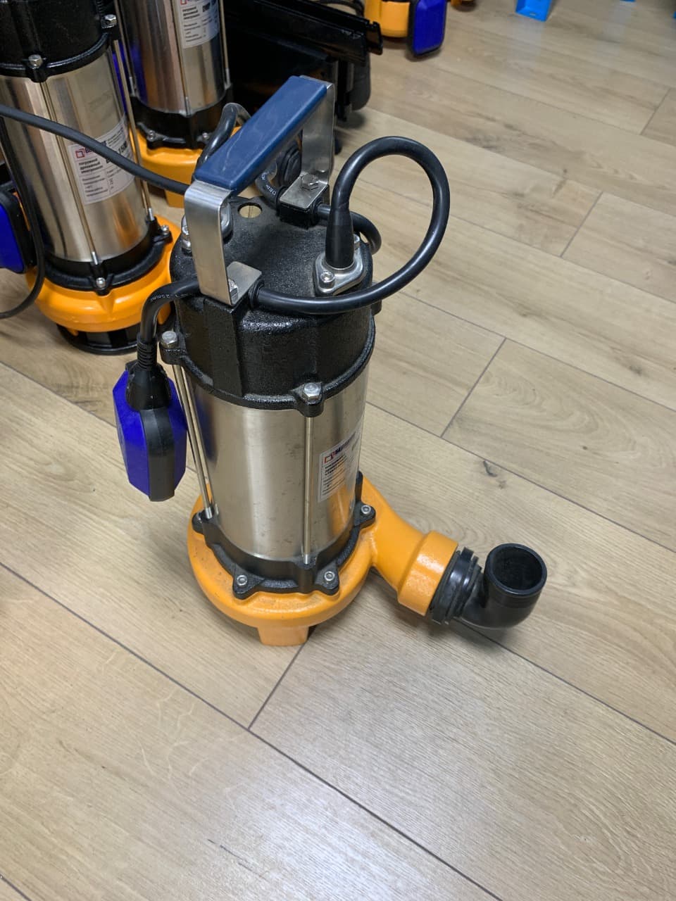 Насос дренажный Belamos DWP 1800 CS /Сер (Про-ть 26м3/час, h=16м, выход 2", каб 10м, нож)