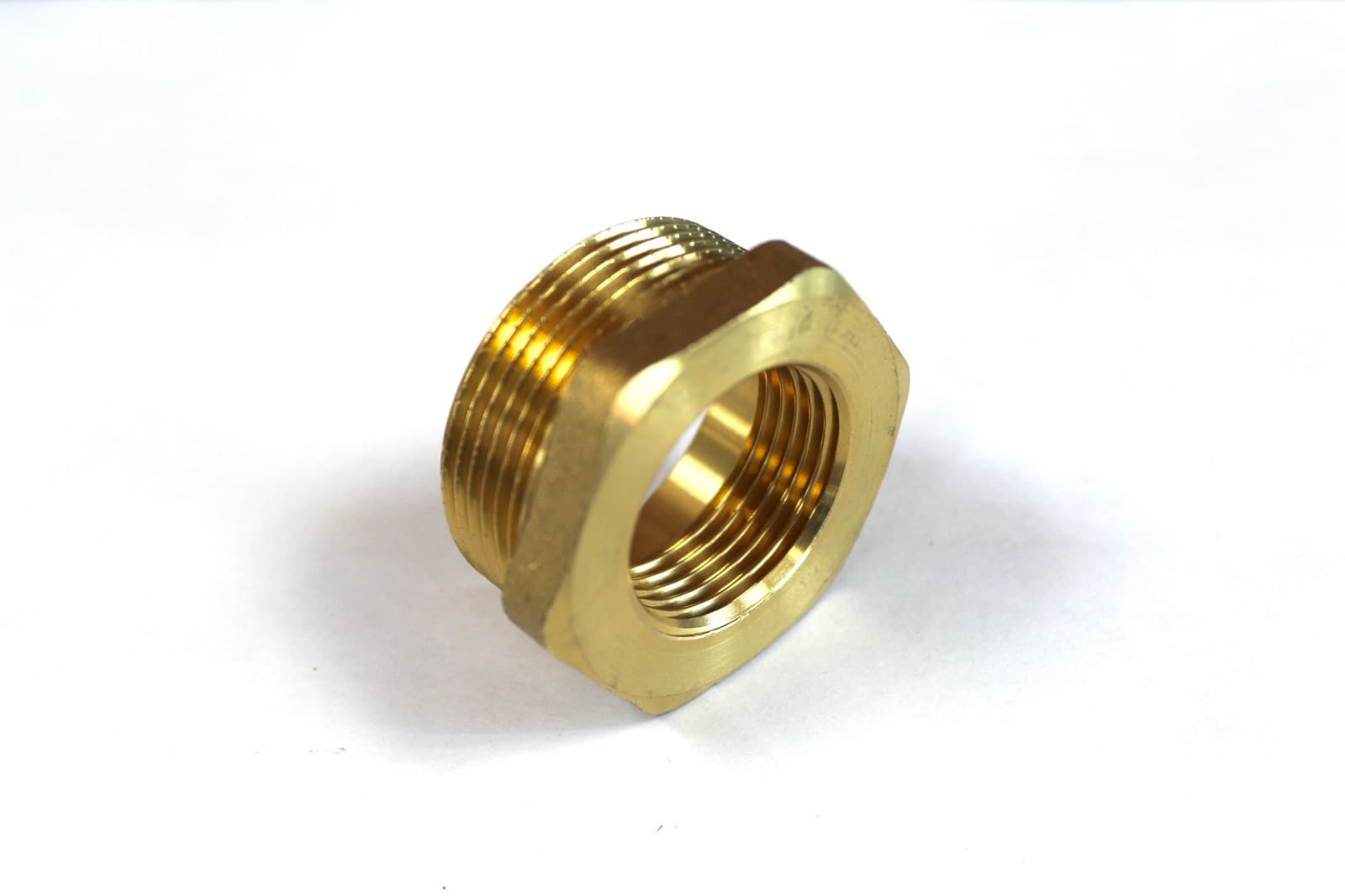 Футорка латунная  1 1/2" х 1" НВ