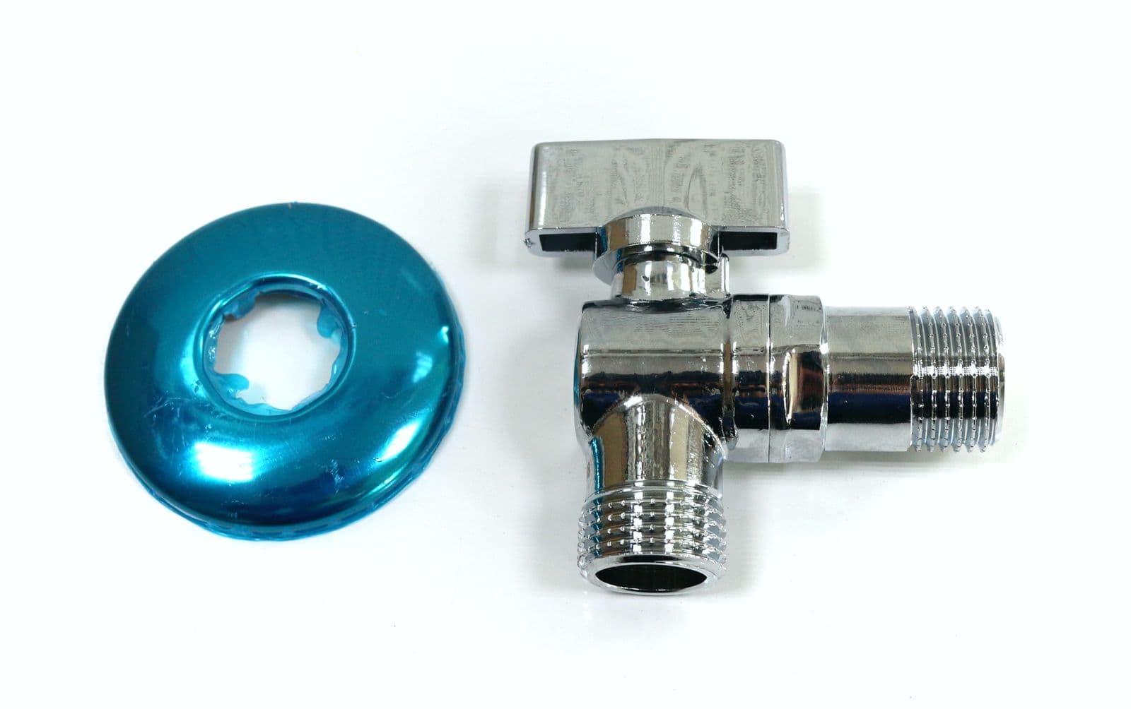 Угловой кран для подключения приборов  ( хром) 1/2" х 1/2"