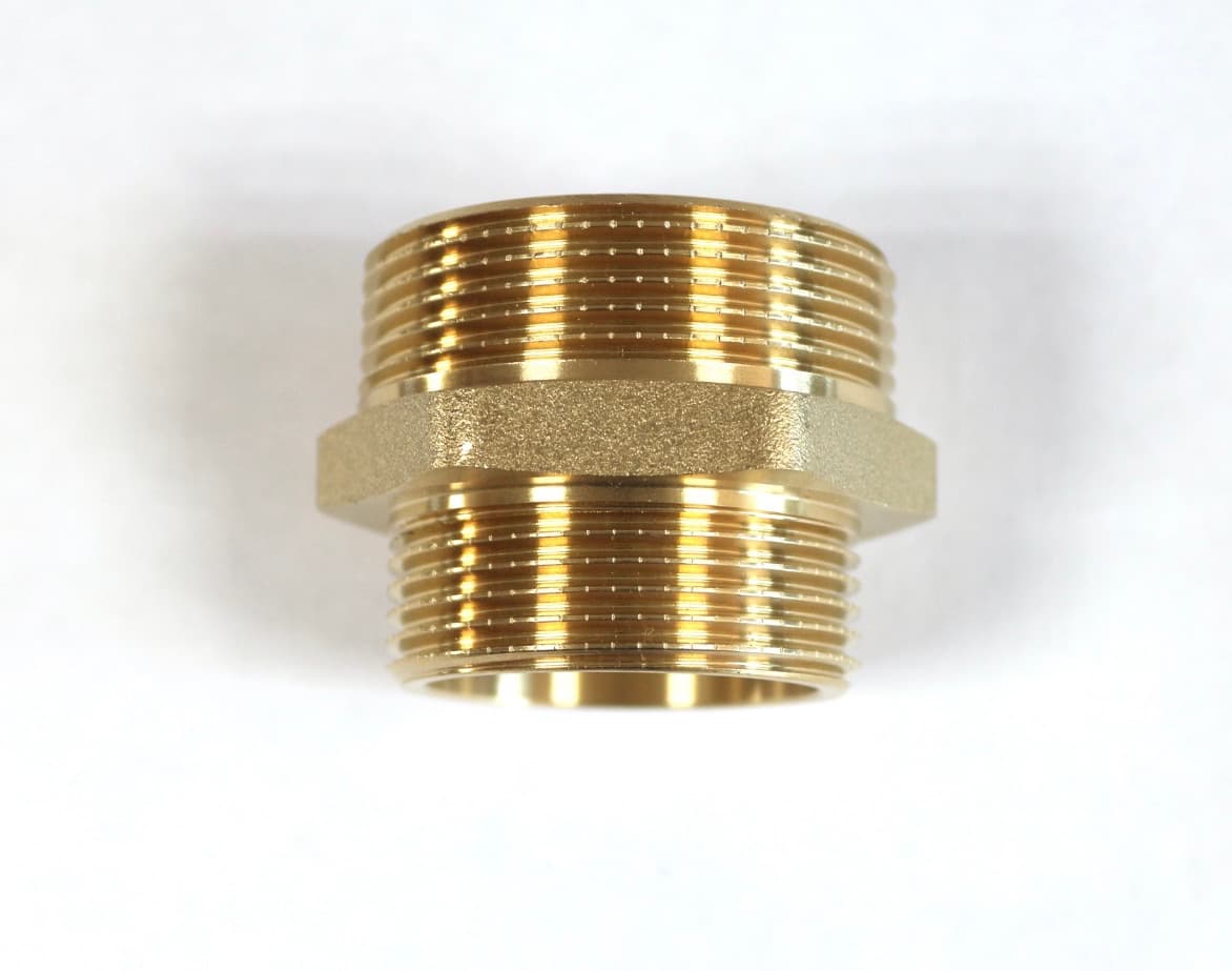Ниппель переходный латунный 1 1/4" х 1 1/2" НН