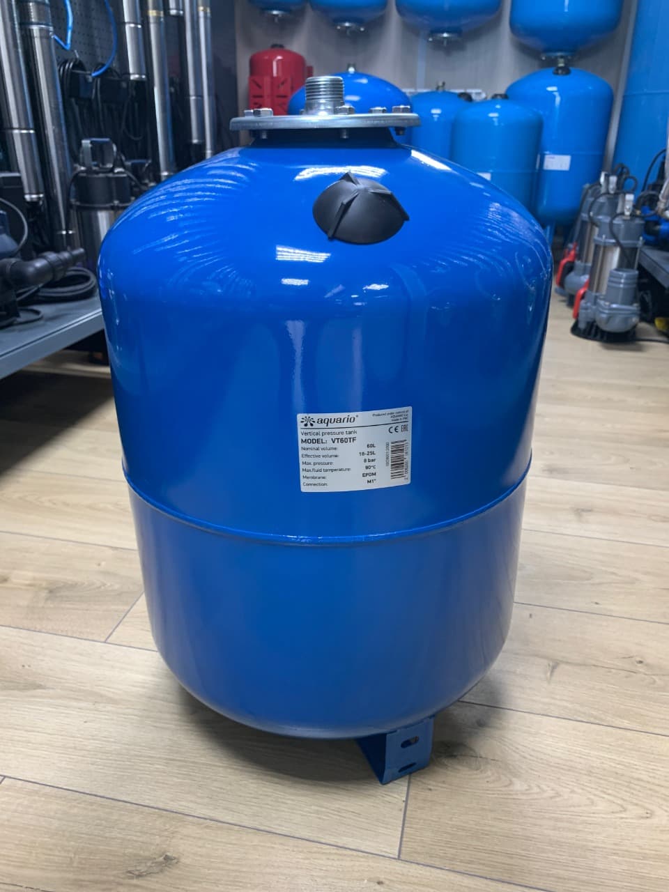 Гидроаккумулятор AQUARIO 60л вертикальный ( верхнее подключение)
