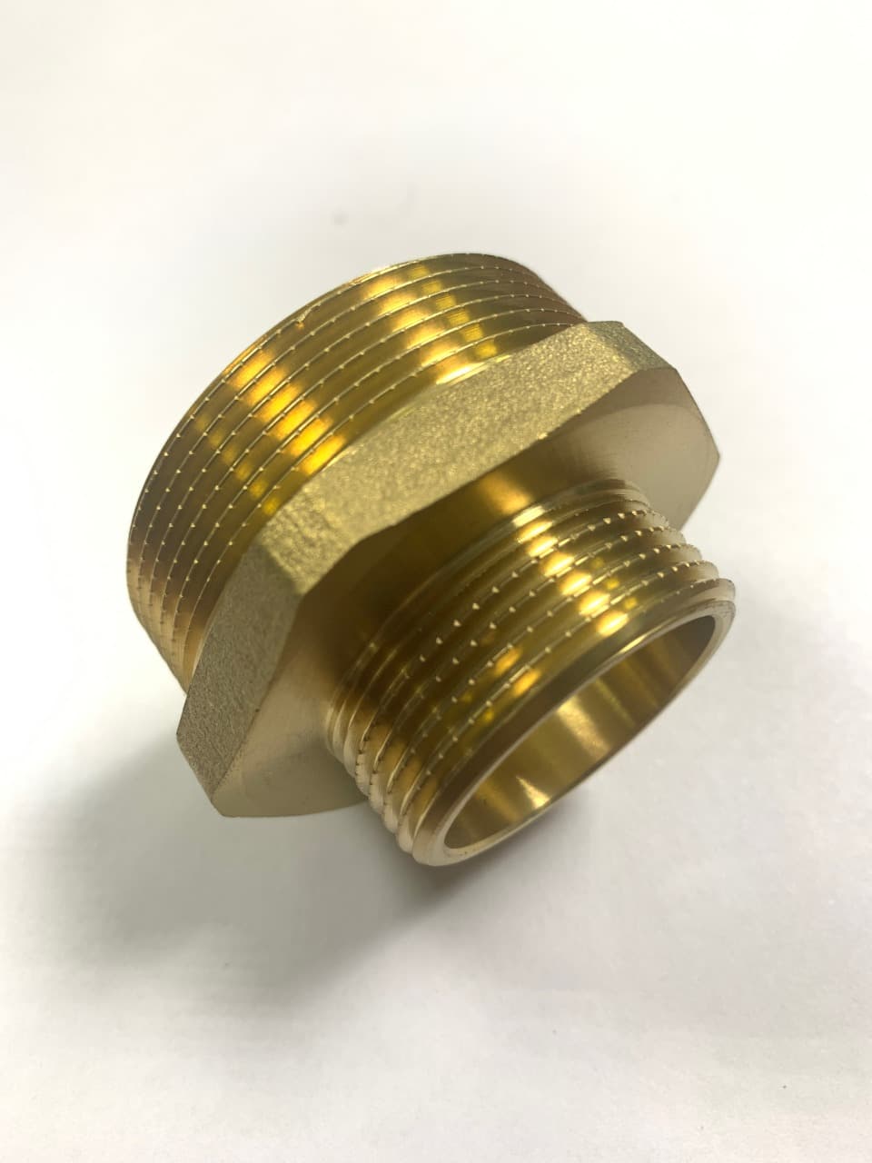 Ниппель переходный латунный 1 1/4" х 2" НН